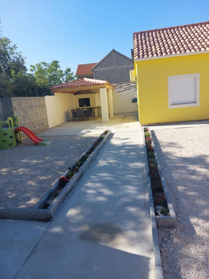 Ferienhaus Karlo Pridraga Esterno foto